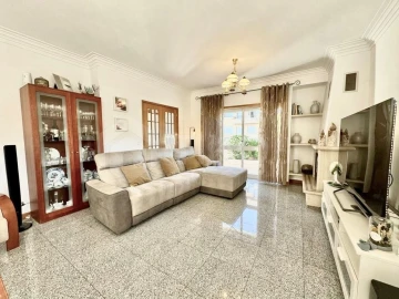 Moradia T4 para Venda em Alfena