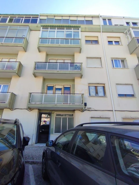Apartamento T3 para Venda em Oeiras e São Julião da Barra, Paço de Arcos e Caxias