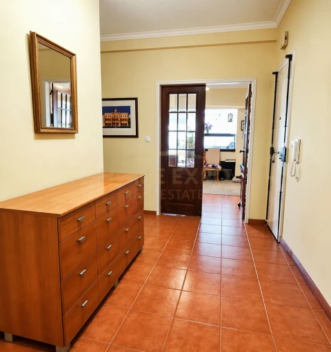 Apartamento T3 para Venda em Oeiras e São Julião da Barra, Paço de Arcos e Caxias