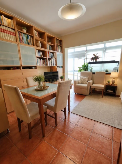 Apartamento T3 para Venda em Oeiras e São Julião da Barra, Paço de Arcos e Caxias