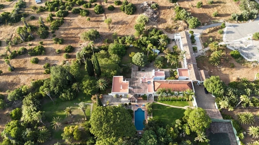 Quinta T6 para Venda em Santa Barbara de Nexe