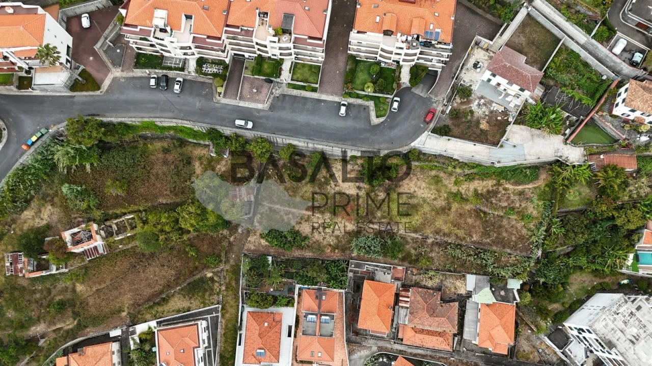 Terreno para Venda em Funchal (Santa Luzia) Foto 1