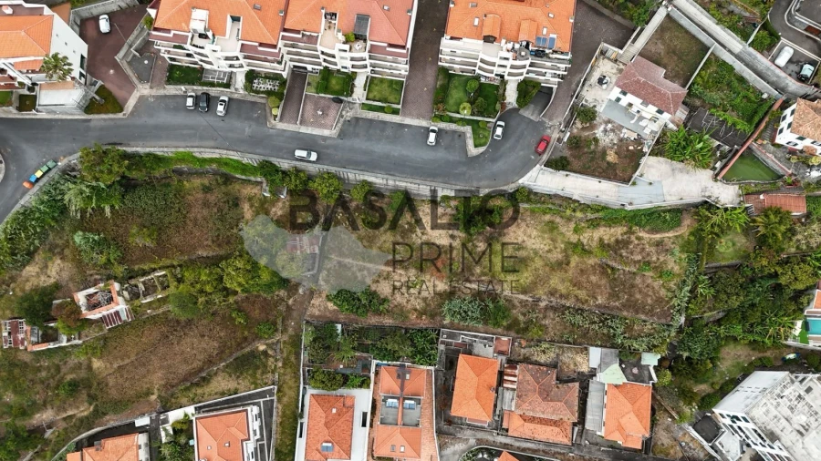 Terreno para Venda em Funchal (Santa Luzia)