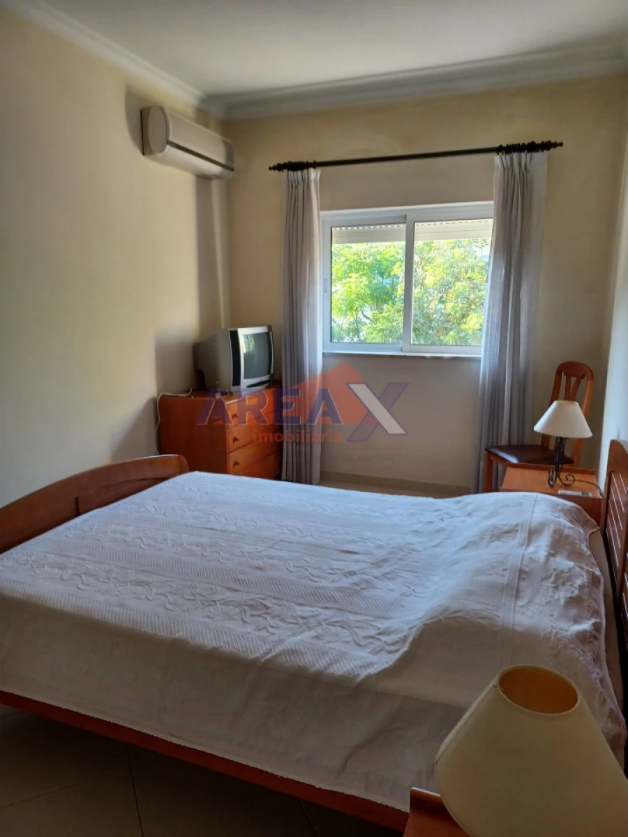 Apartamento T2 para Arrendamento férias em Quarteira Foto 58