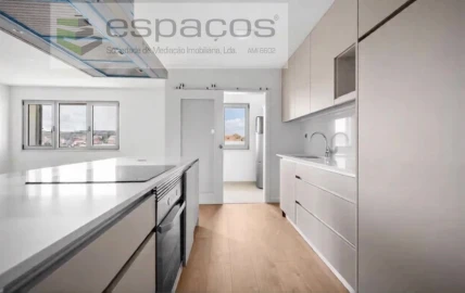 Apartamento T2 para Venda em Camarate, Unhos e Apelação