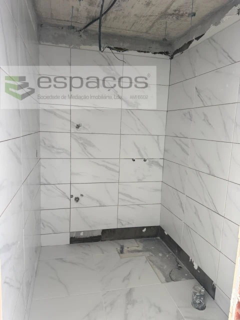 Apartamento T2 para Venda em Camarate, Unhos e Apelação