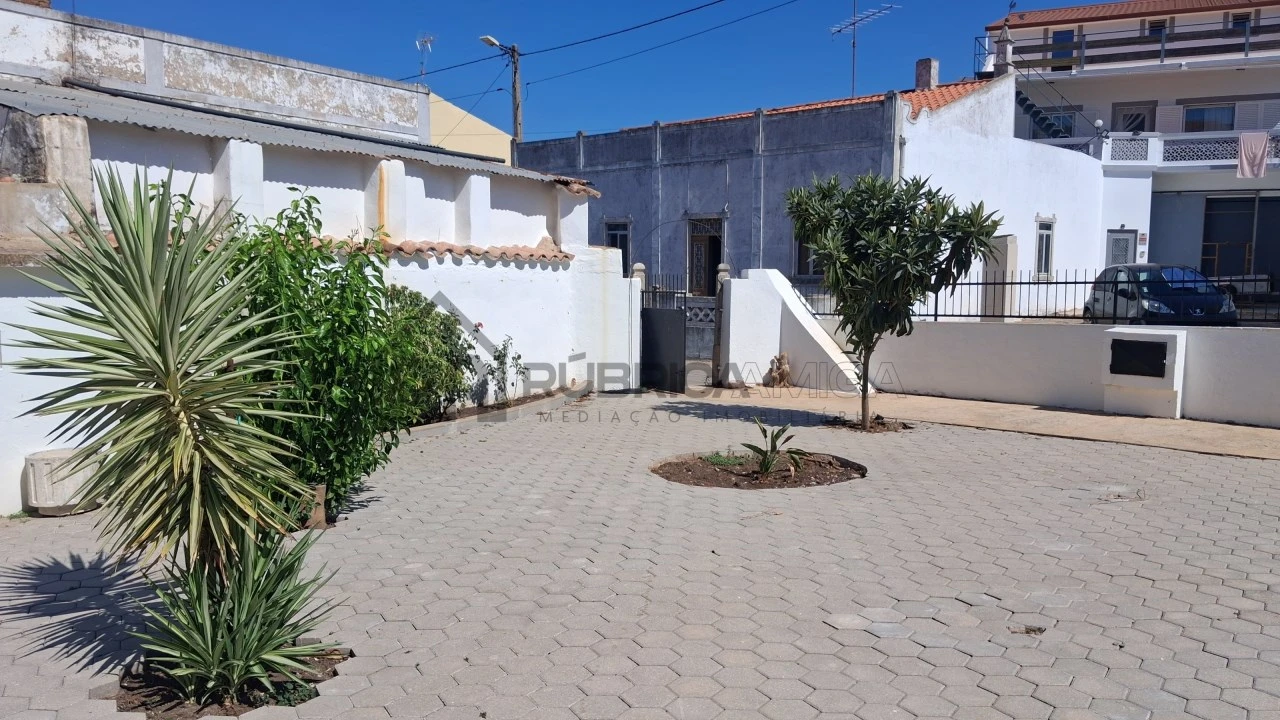 Moradia T3 para Venda em Salir Foto 3