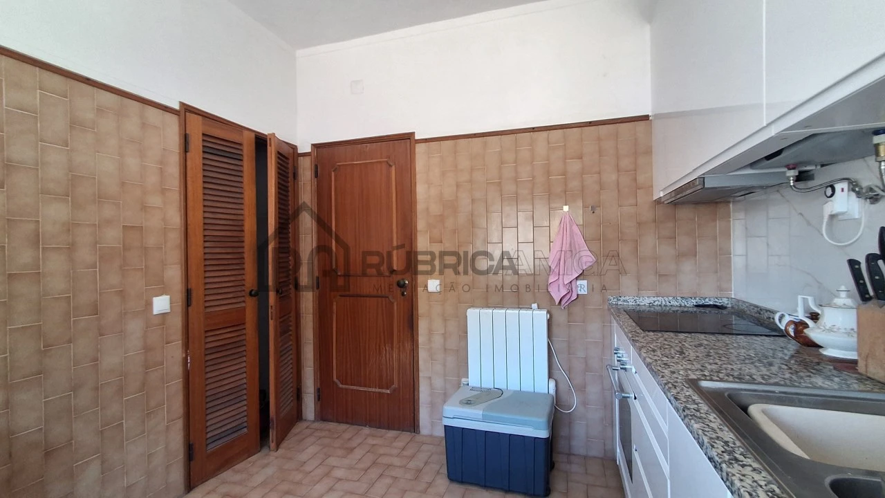 Moradia T3 para Venda em Salir Foto 11