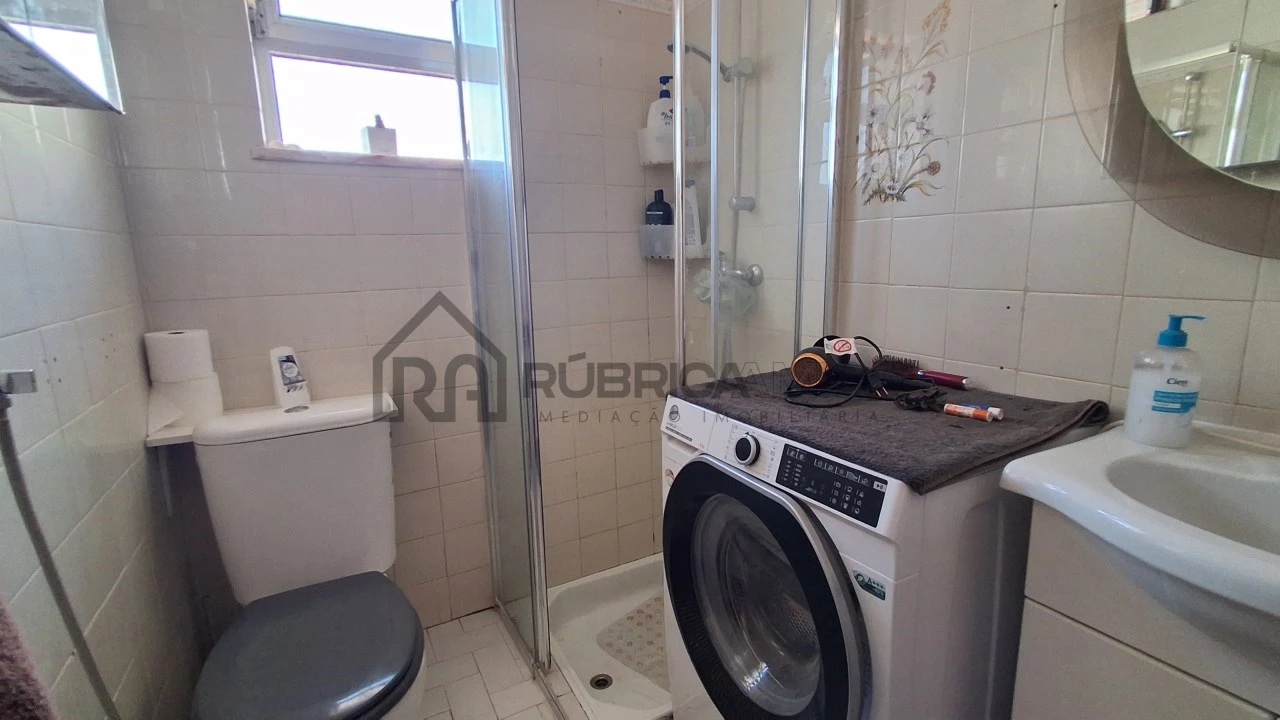 Moradia T3 para Venda em Salir Foto 18
