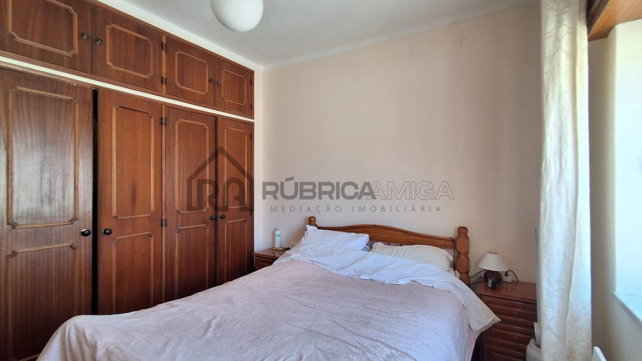 Moradia T3 para Venda em Salir Foto 21
