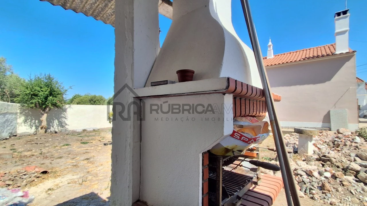 Moradia T3 para Venda em Salir Foto 28