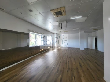 Loja para Venda em Marrazes e Barosa