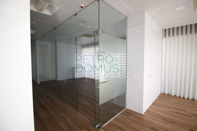 Loja para Arrendamento em Marrazes e Barosa Foto 2