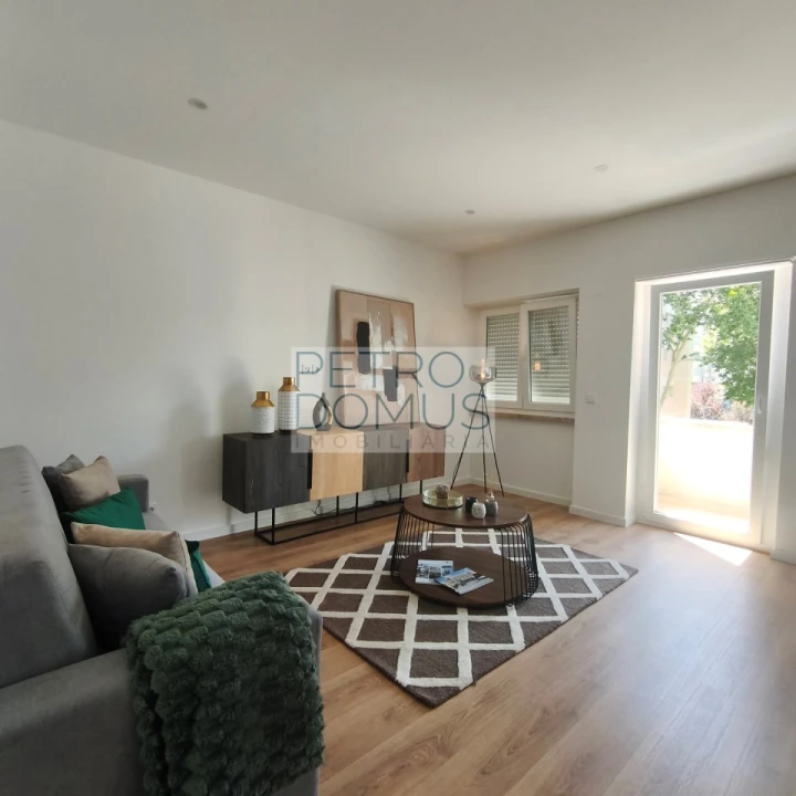 Apartamento T3 para Venda em Benfica Foto 2
