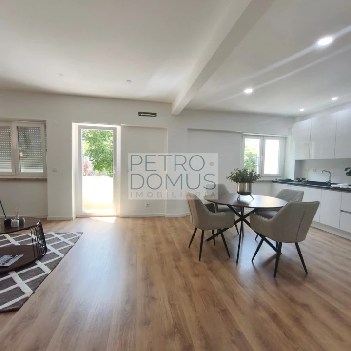Apartamento T3 para Venda em Benfica Foto 30