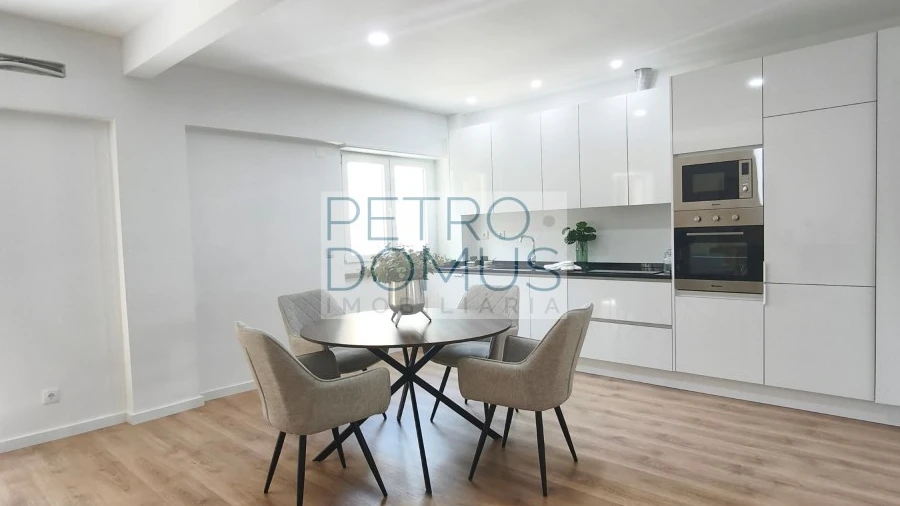 Apartamento T3 para Venda em Benfica
