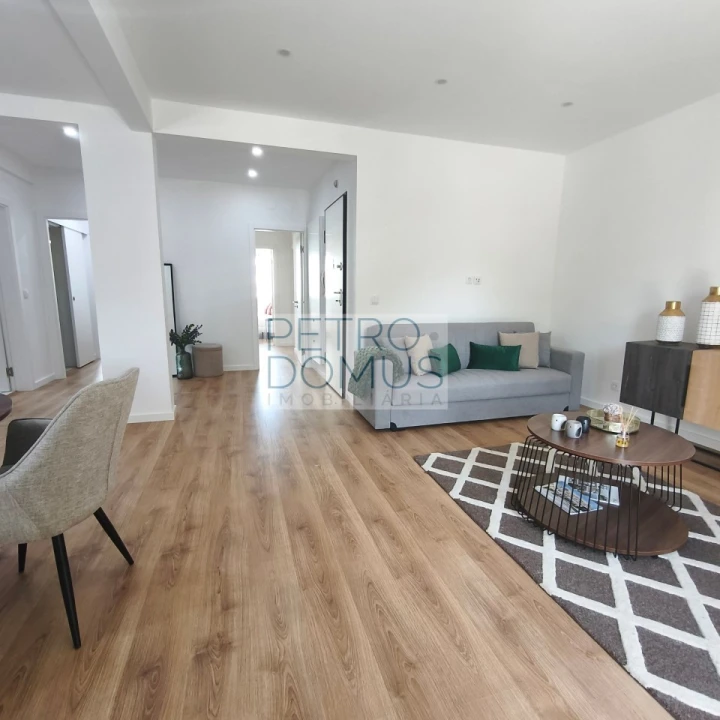 Apartamento T3 para Venda em Benfica Foto 5