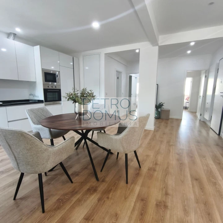 Apartamento T3 para Venda em Benfica Foto 6