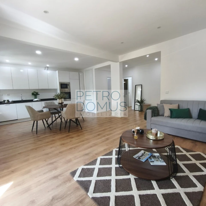 Apartamento T3 para Venda em Benfica Foto 9