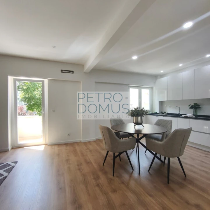 Apartamento T3 para Venda em Benfica Foto 29