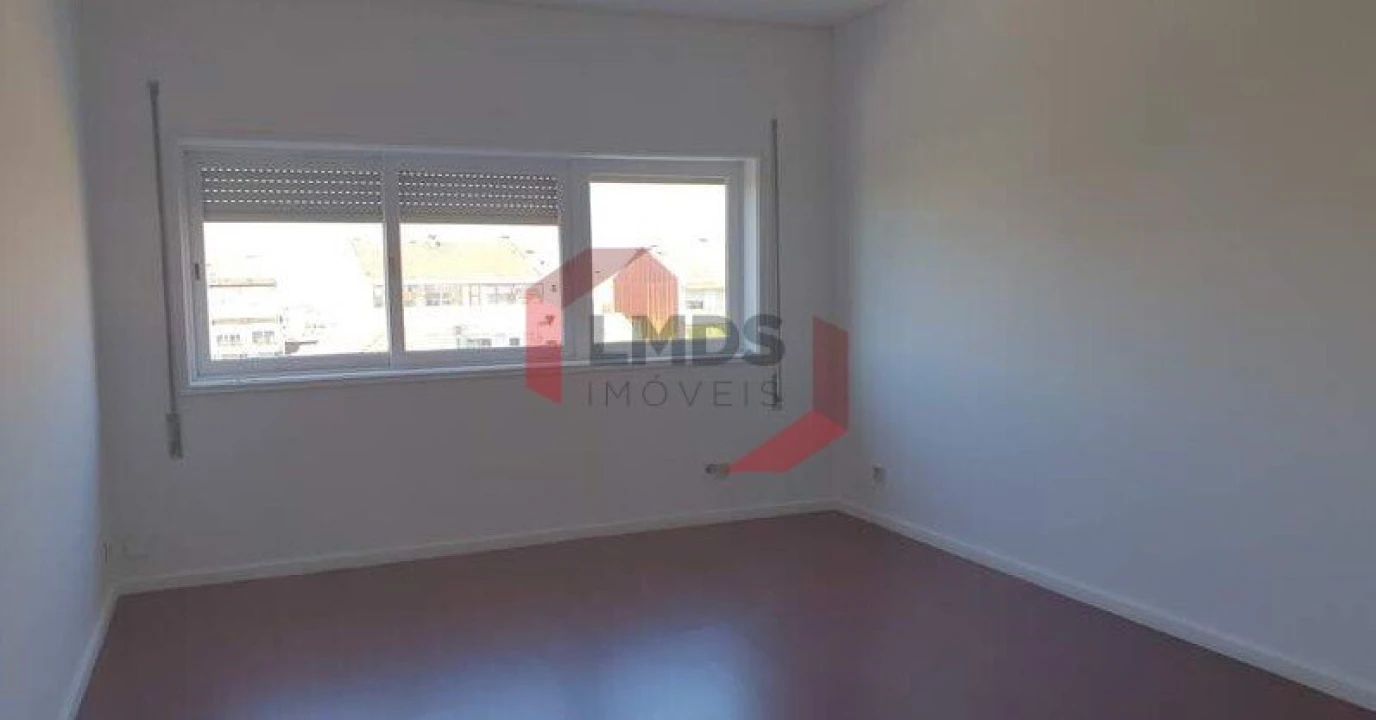 Apartamento T2 para Venda em Paranhos Foto 2