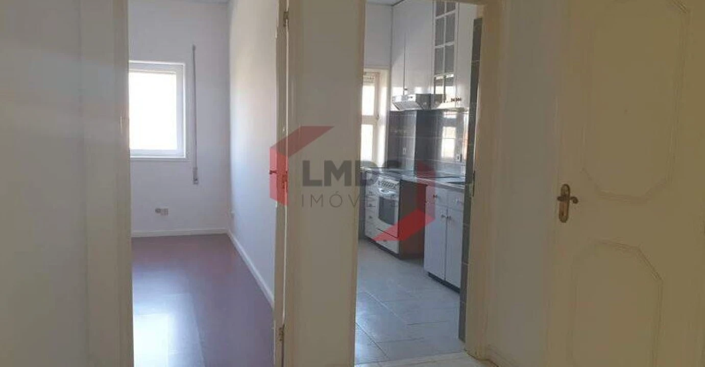 Apartamento T2 para Venda em Paranhos Foto 4
