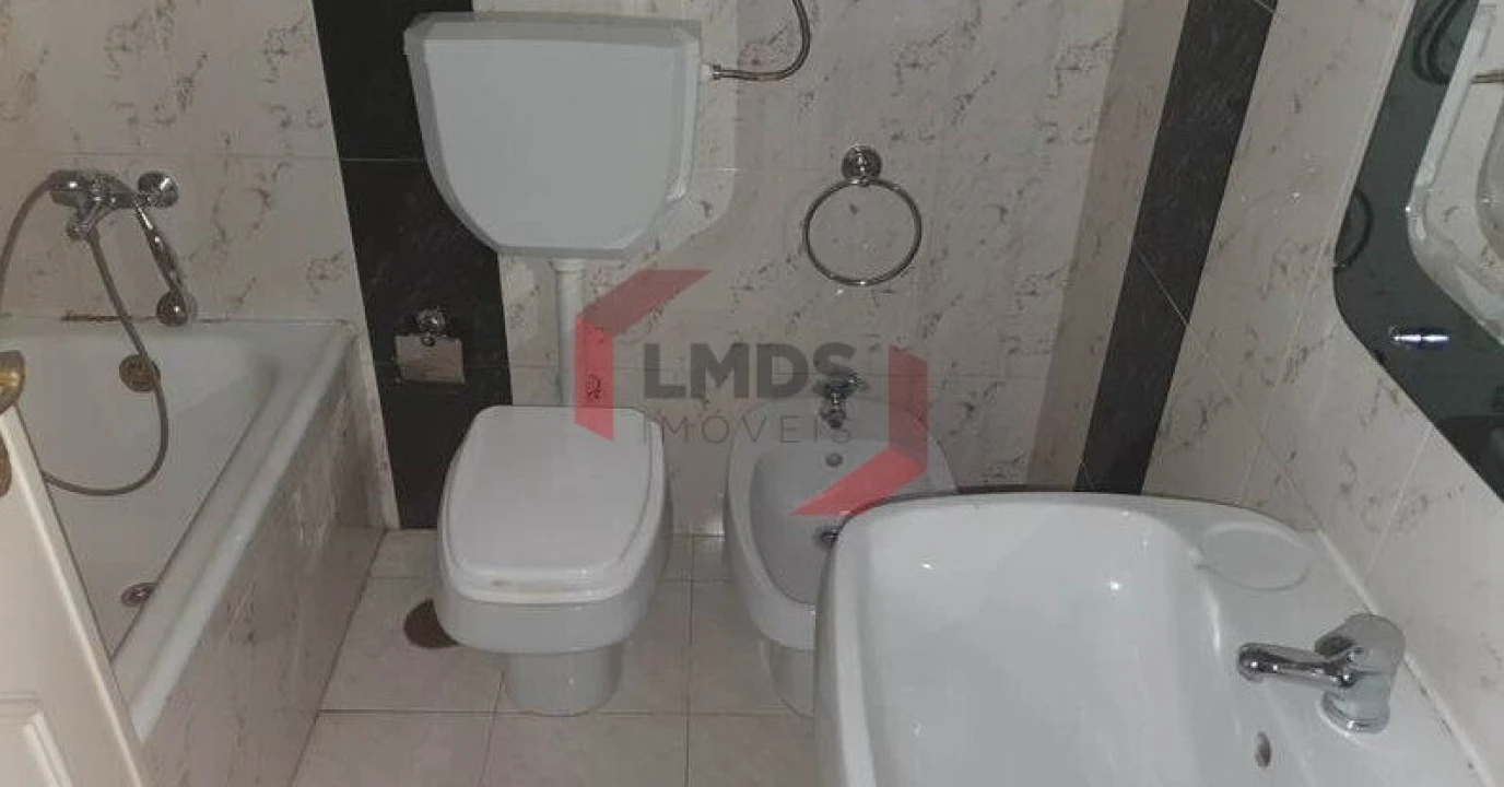 Apartamento T2 para Venda em Paranhos Foto 13