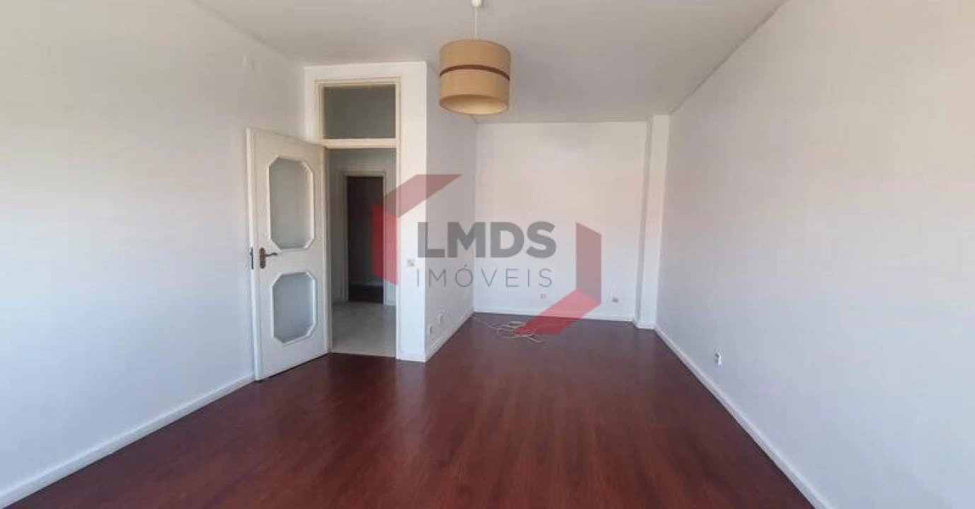 Apartamento T2 para Venda em Paranhos Foto 1