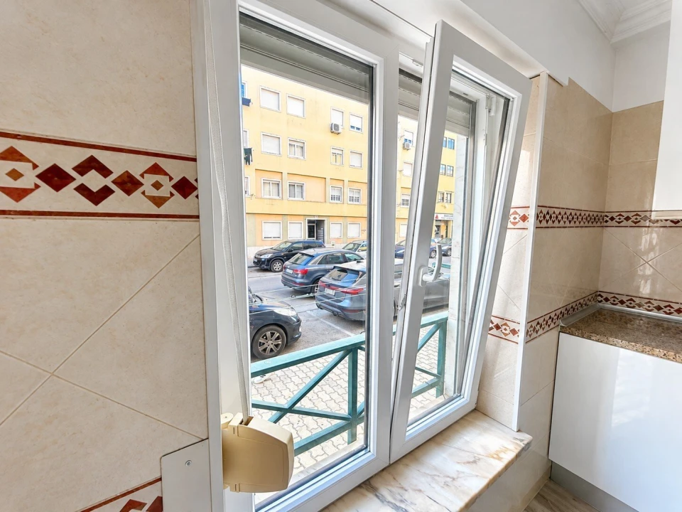 Apartamento T3 para Venda em Quinta do Conde Foto 9
