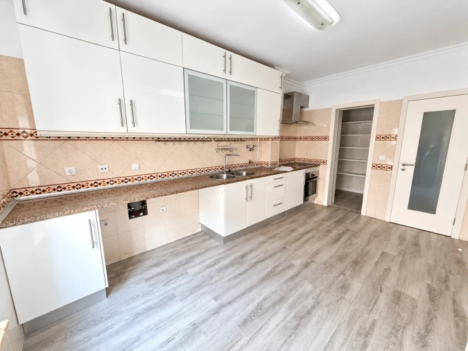 Apartamento T3 para Venda em Quinta do Conde Foto 7