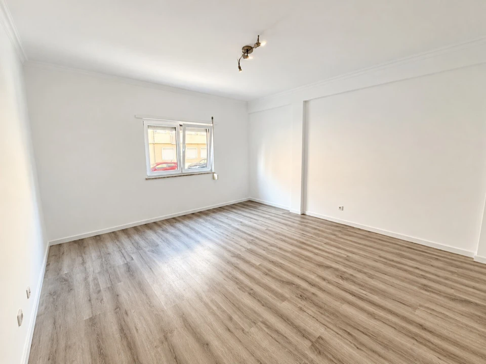 Apartamento T3 para Venda em Quinta do Conde Foto 5