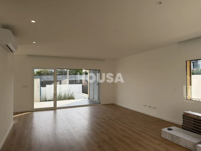Apartamento T3 para Venda em Parceiros e Azoia Foto 2