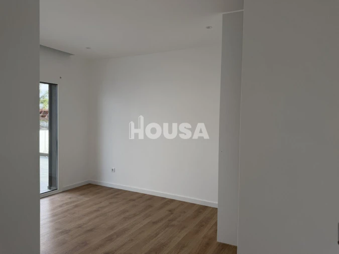 Apartamento T3 para Venda em Parceiros e Azoia Foto 18
