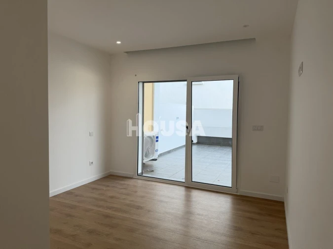Apartamento T3 para Venda em Parceiros e Azoia Foto 12