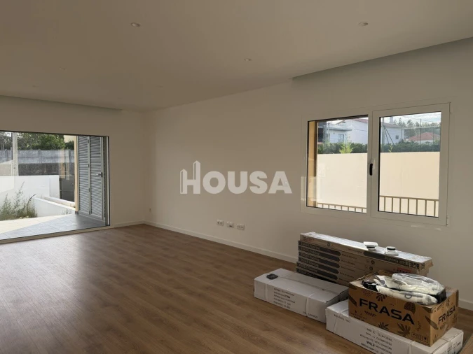 Apartamento T3 para Venda em Parceiros e Azoia Foto 3