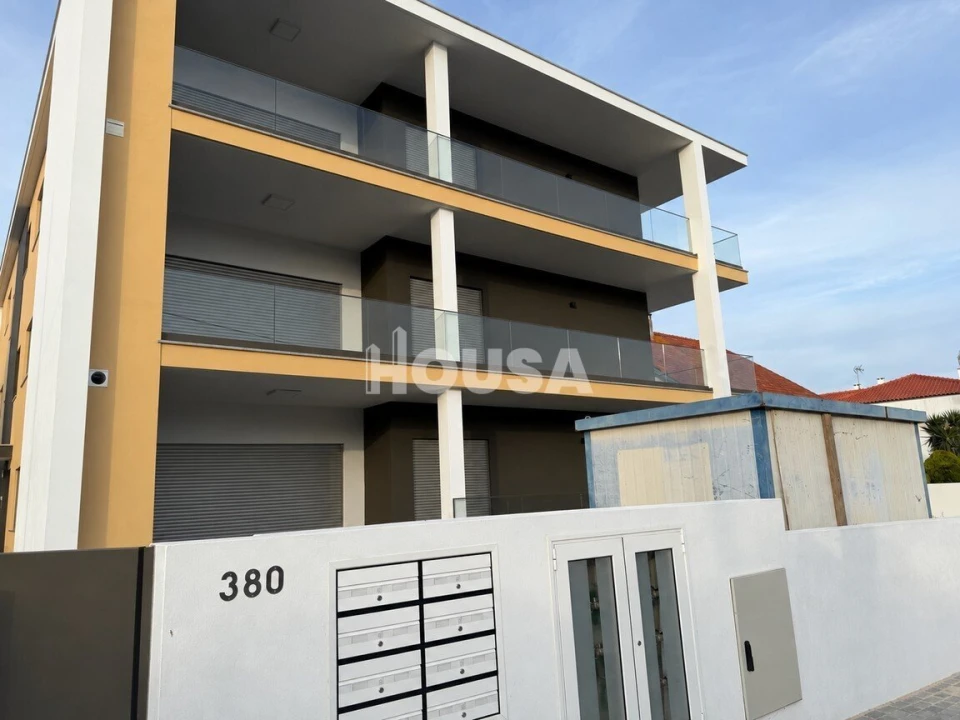 Apartamento T3 para Venda em Parceiros e Azoia Foto 1