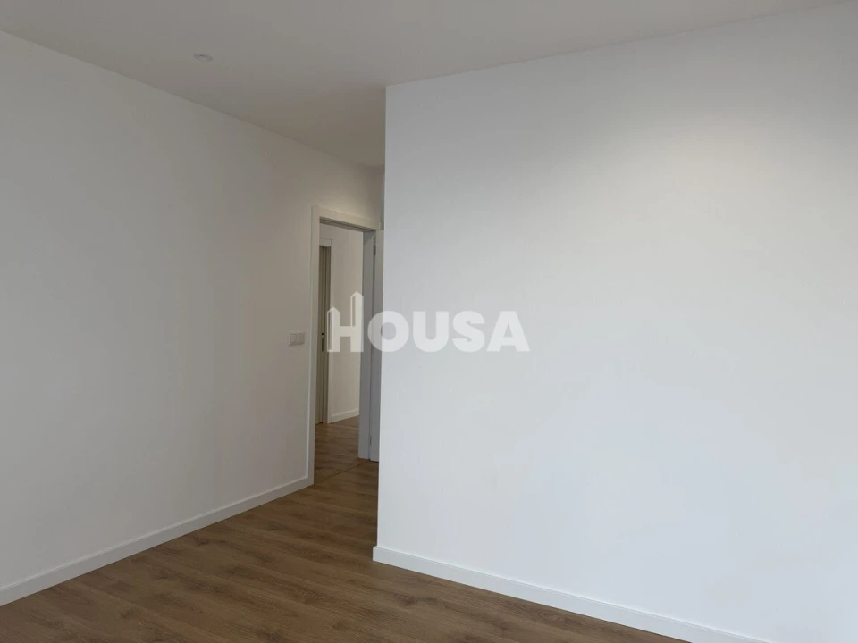 Apartamento T3 para Venda em Parceiros e Azoia Foto 14