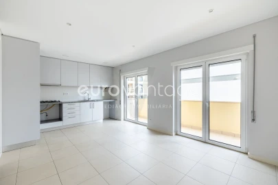 Apartamento T2 para Venda em Leiria, Pousos, Barreira e Cortes