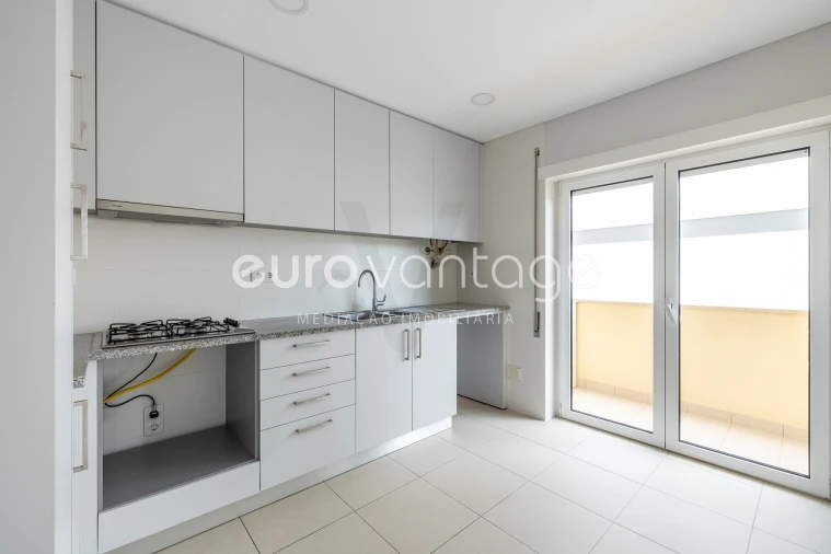 Apartamento T2 para Venda em Leiria, Pousos, Barreira e Cortes Foto 10