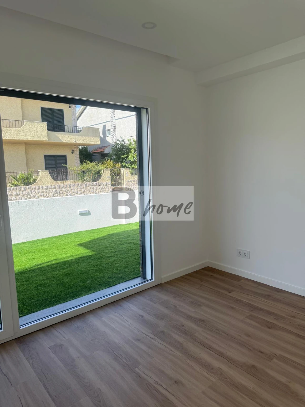 Moradia T4 para Venda em Amora Foto 9