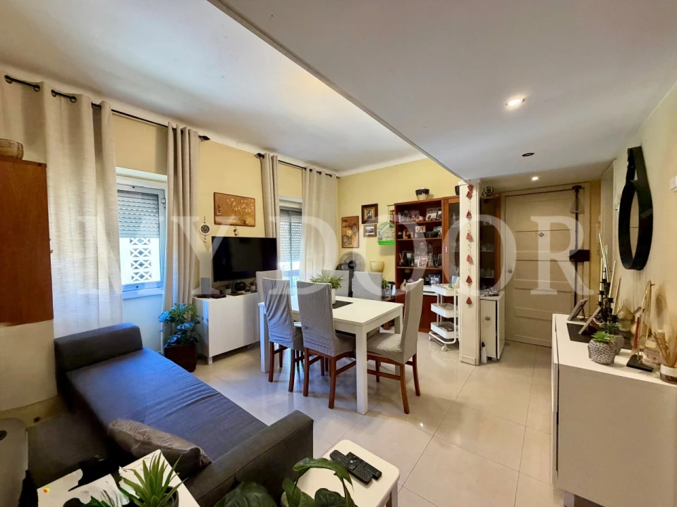 Apartamento T3 para Venda em Alvalade Foto 6
