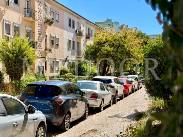 Apartamento T3 para Venda em Alvalade