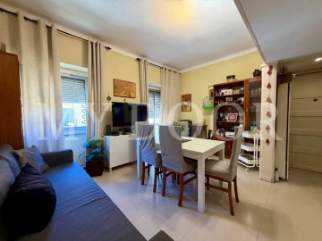 Apartamento T3 para Venda em Alvalade