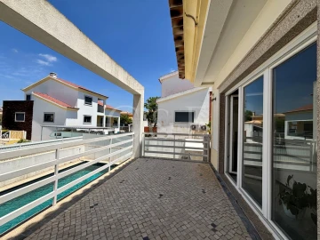 Moradia T4 para Venda em Azeitão (São Lourenço e São Simão)