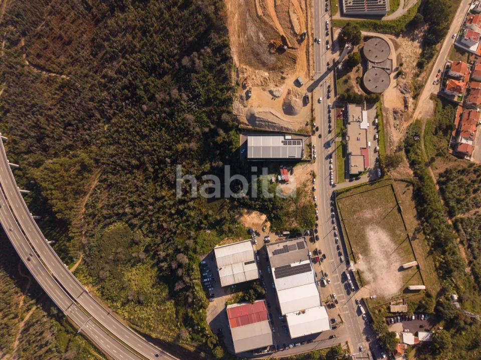 Terreno para Venda em Fânzeres e São Pedro da Cova Foto 1
