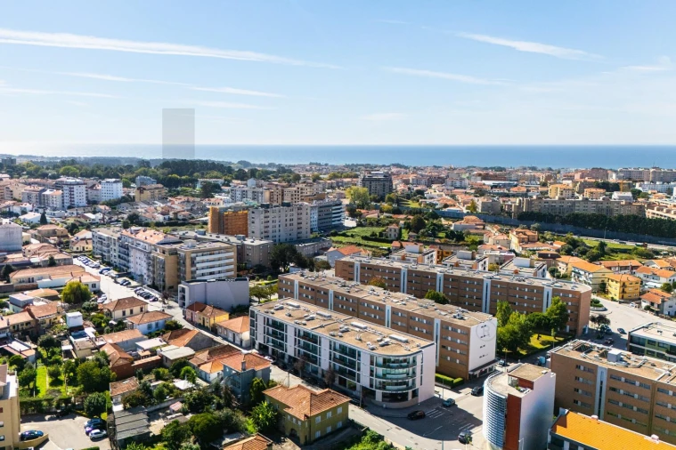 Loja para Venda em Santa Marinha e São Pedro da Afurada Foto 6