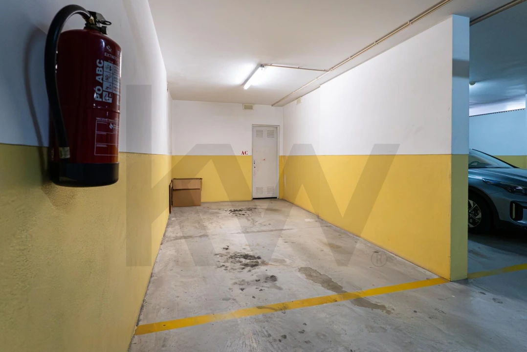 Loja para Venda em Santa Marinha e São Pedro da Afurada Foto 33