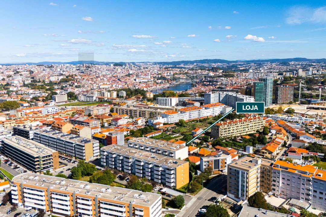 Loja para Venda em Santa Marinha e São Pedro da Afurada Foto 4