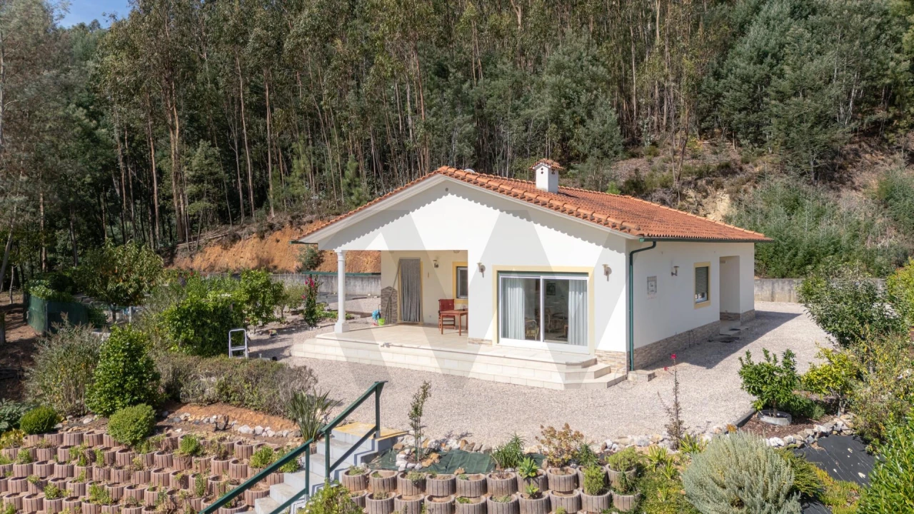Moradia T3 para Venda em Arrifana Foto 1