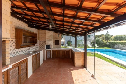 Moradia T4 para Venda em São Felix da Marinha